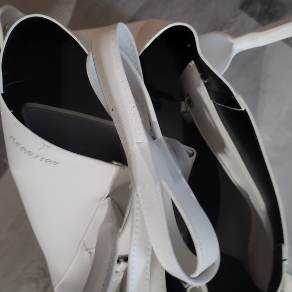 Kenneth Cole reaction bag - Picture 4 of 9